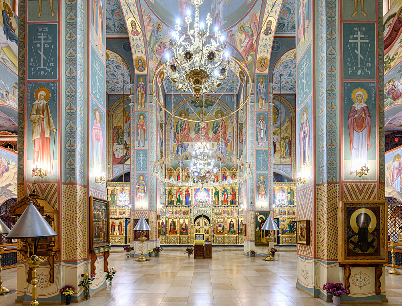 Оформление интерьера верхнего Храма Святой Живоначальной Троицы