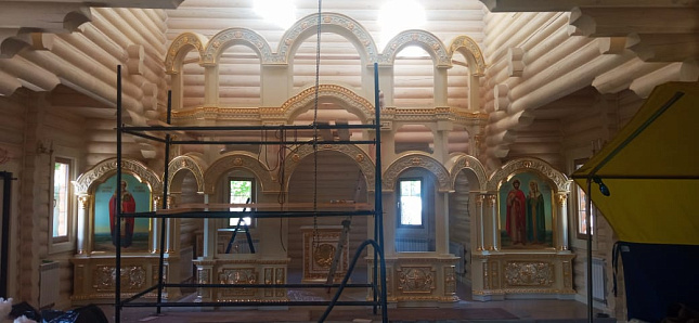 Монтаж иконостаса храма Петра и Февронии в Омске завершен. Разбор монтажных работ в нашем интервью.