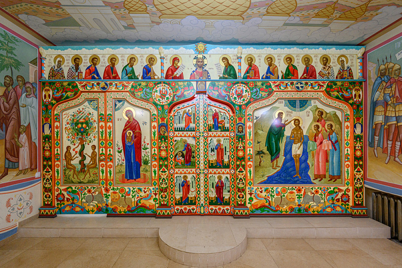 Иконостас Крестильного храма