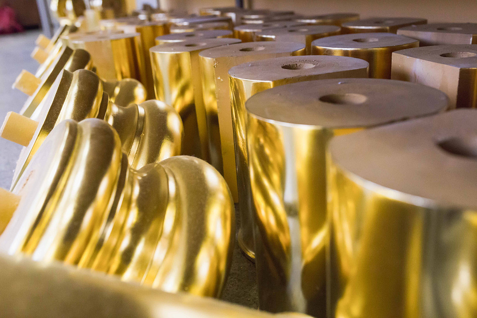 Золочение изделий и поверхностей