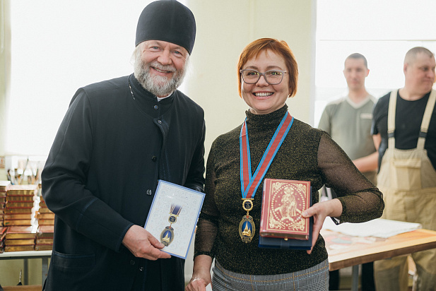 Почему стоит заказывать комплексное оформление храма в мастерской "Палехский иконостас".