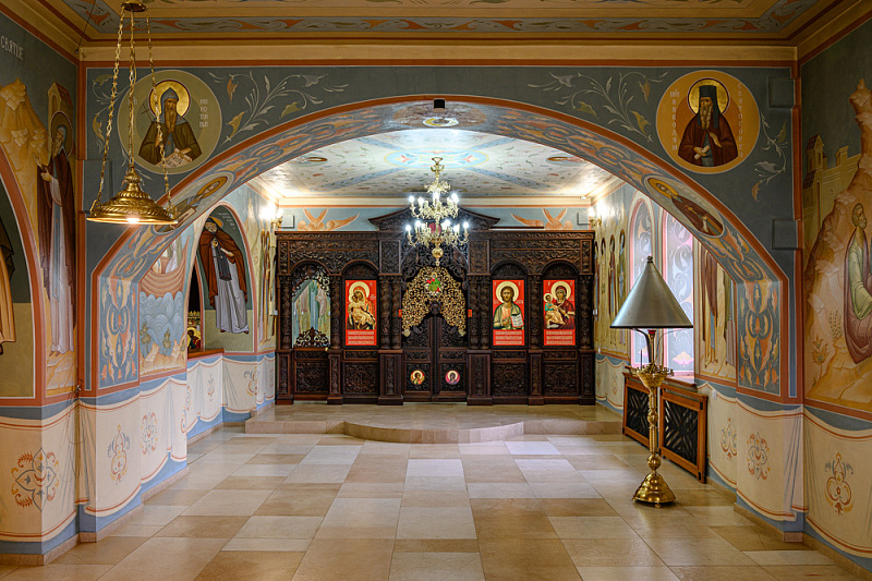 Оформление интерьера Верхнего Храма Святой Живоначальной Троицы (2 этаж, 2 придела)