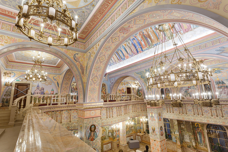 Паникадила Центрального придела Всехсвятского храма