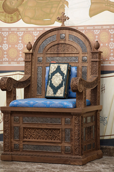 Трон горнего места