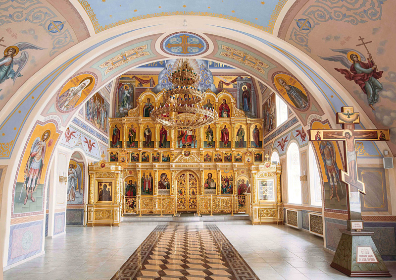 Иконостас храма Сошествия Святого Духа