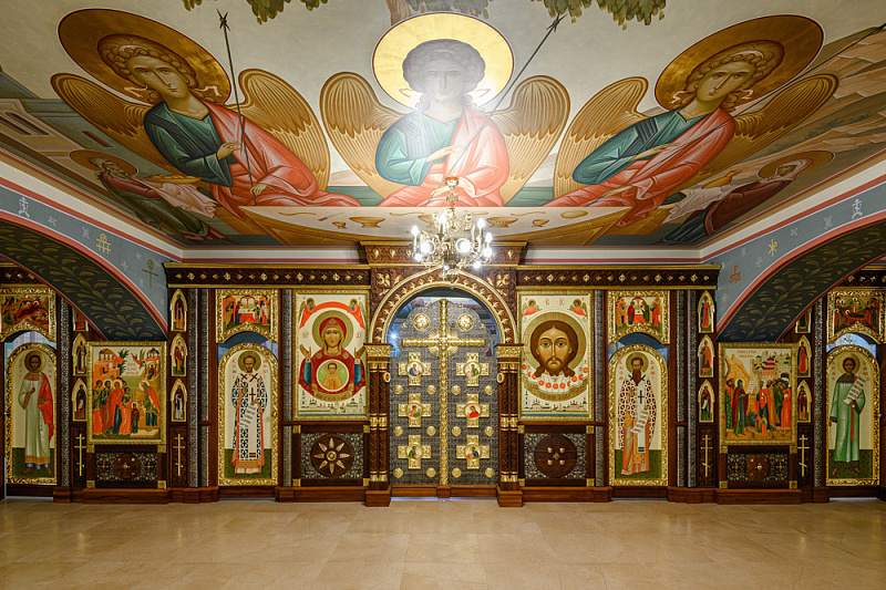 Оформление интерьера Нижнего храма Святой Живоначальной Троицы (5 приделов)