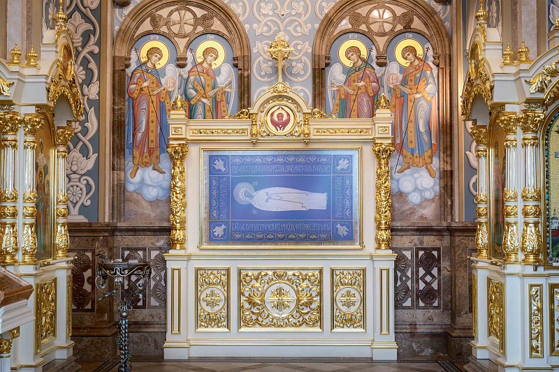 Настенные киоты Богородичного придела Всехсвятского храма