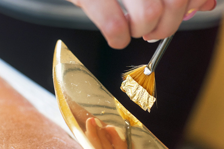 Золочение изделий и поверхностей