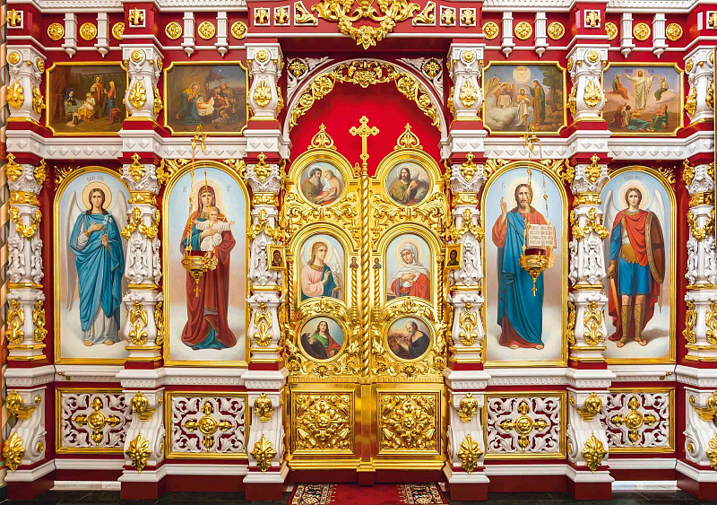 Иконостас придела Царственных мучеников храма Воскресения Христова