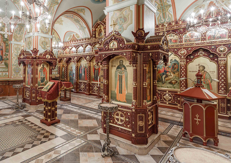 Напольные киоты придела Иоанна Предтечи Всехсвятского храма